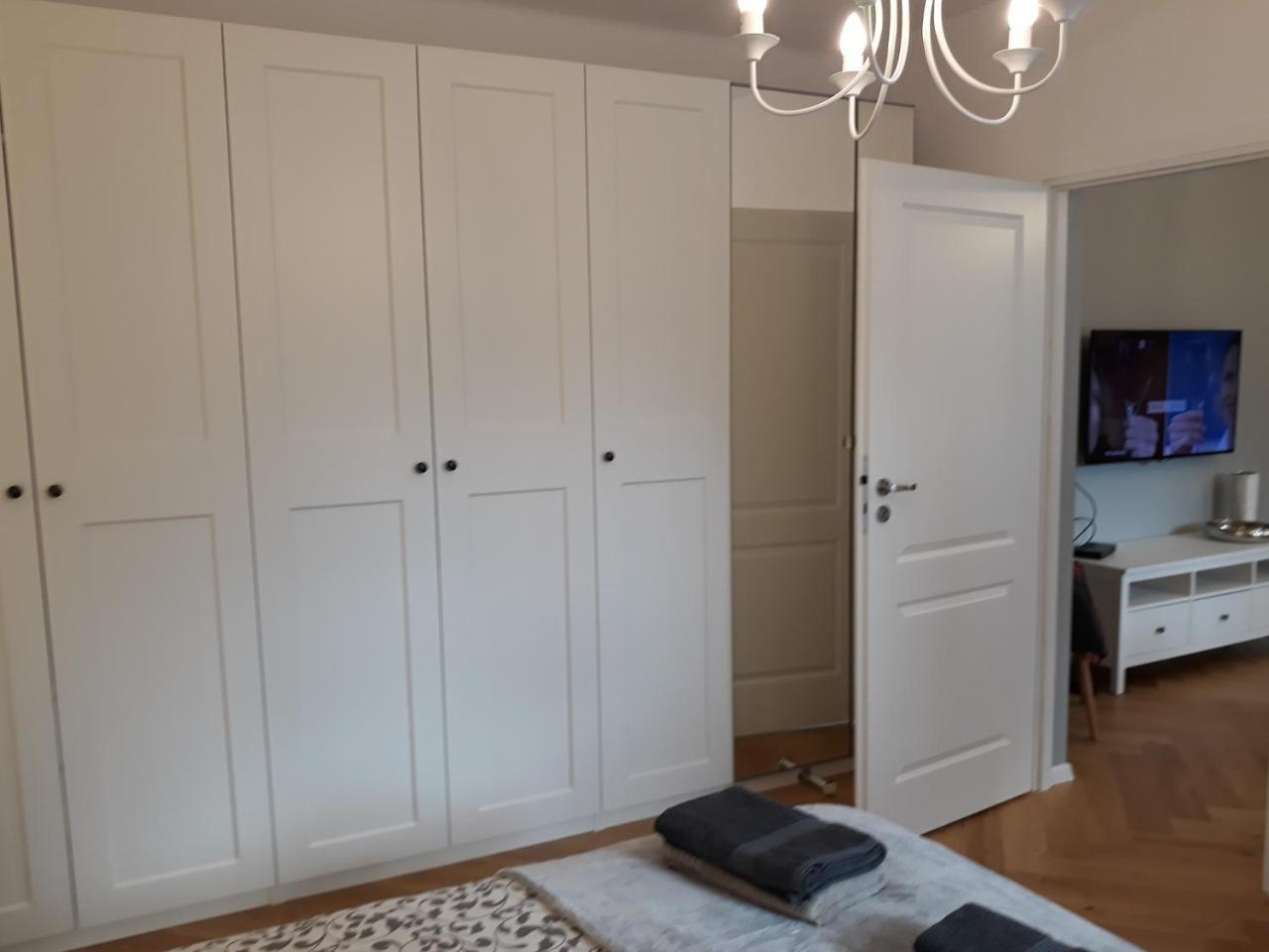 קטוביץ 2 Bedroom City Center Apartment מראה חיצוני תמונה