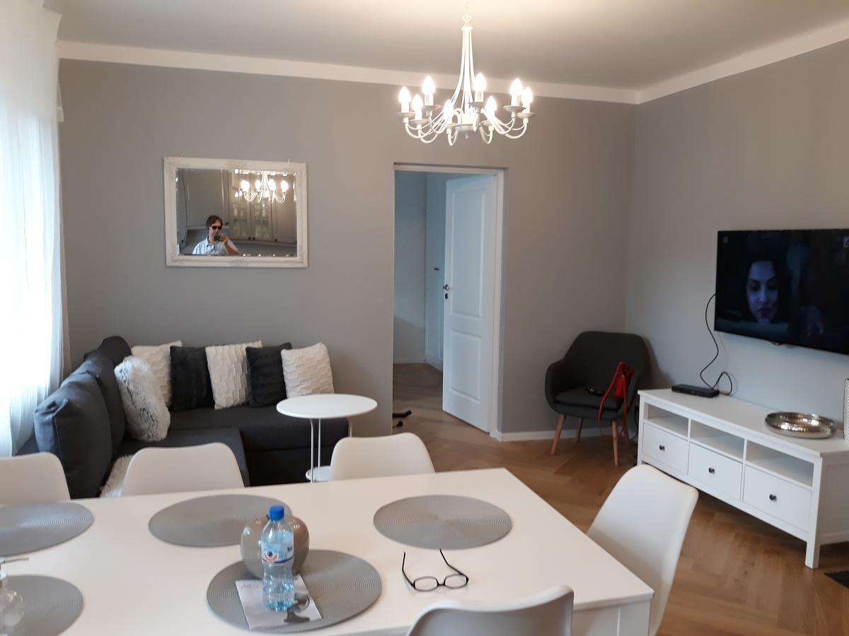 קטוביץ 2 Bedroom City Center Apartment מראה חיצוני תמונה